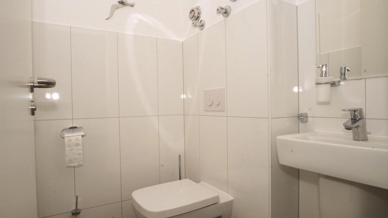 Terrasse, Gratis Nutzung Vom Ahoi Erlebnisbad Und Sauna In Sellin - Meeresblick Fewo 77 Goehren  Exterior foto